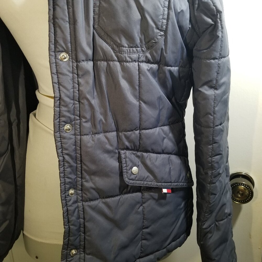 Tommy Hilfiger puffer jacket, size M in blue (or maybe dark gray) - Picture 3 of 16